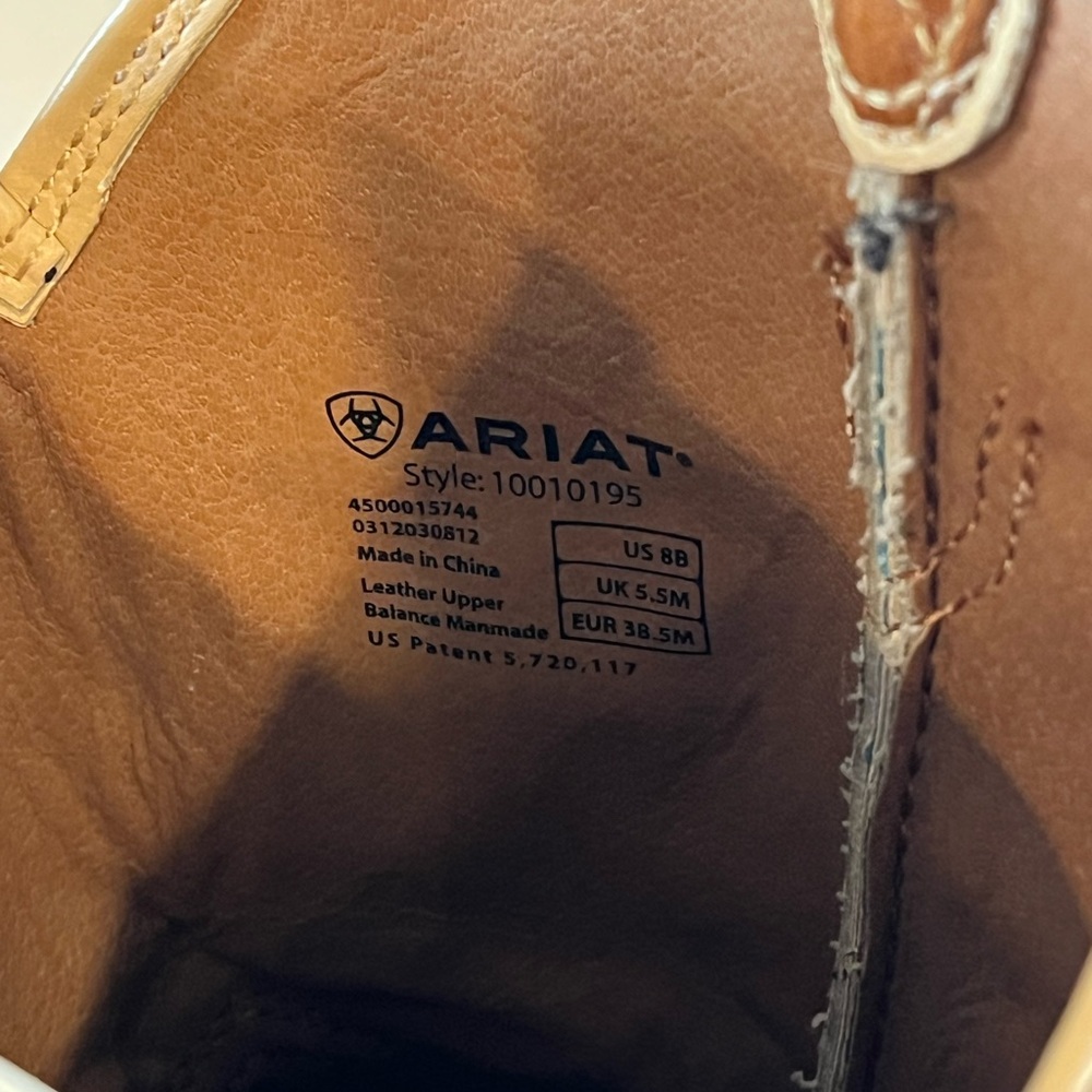 Ariat women’s cowboy boots 8B Like new - Picture 5 of 6